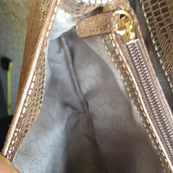 Michael Kors python bag not been used:) Excellent! - Picture 4 of 7